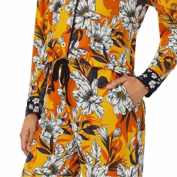 Room Service Ladies' Shawl Collar Pajamas Set yellow - Picture 3 of 4